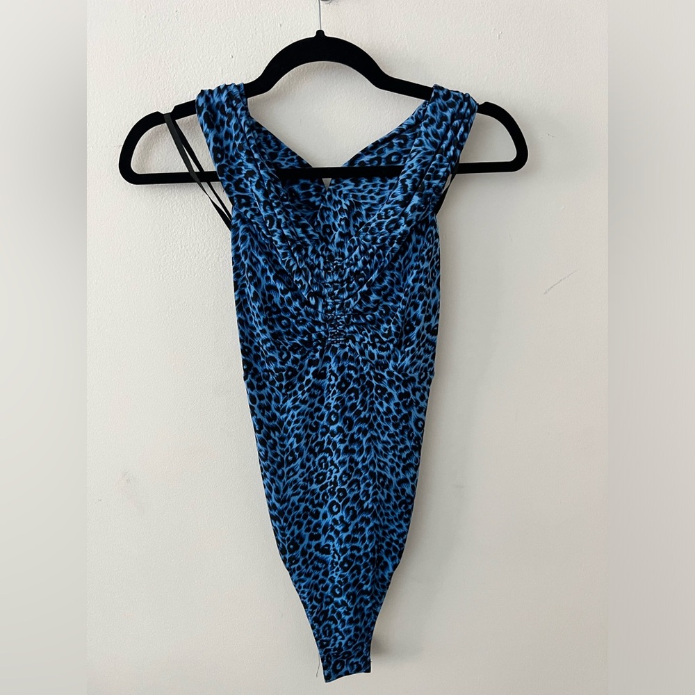BCBGMAXAZRIA BLUE LEOPARD BODYSUIT
